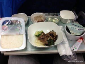 weltreise-2013-03-seoul-IMG_0973 Schon im Flugzeug gab es koreanisches Essen: Bibimbap