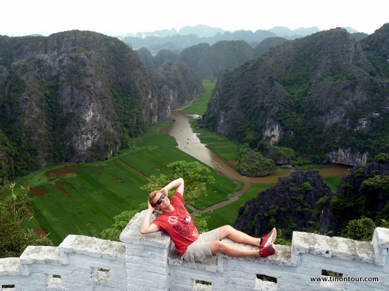 weltreise-2013-07-vietnam-07-ninhbinh_22-P1080029 Entspannung nach Aufstieg zum Aussichtspunt Hang Mua