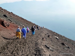Und irgendwann hieß es dann auch wieder den Grater zu verlassen - immerhin wollte ich noch möglichst ohne Wolken den Mt. Fuji von unten bewundern.